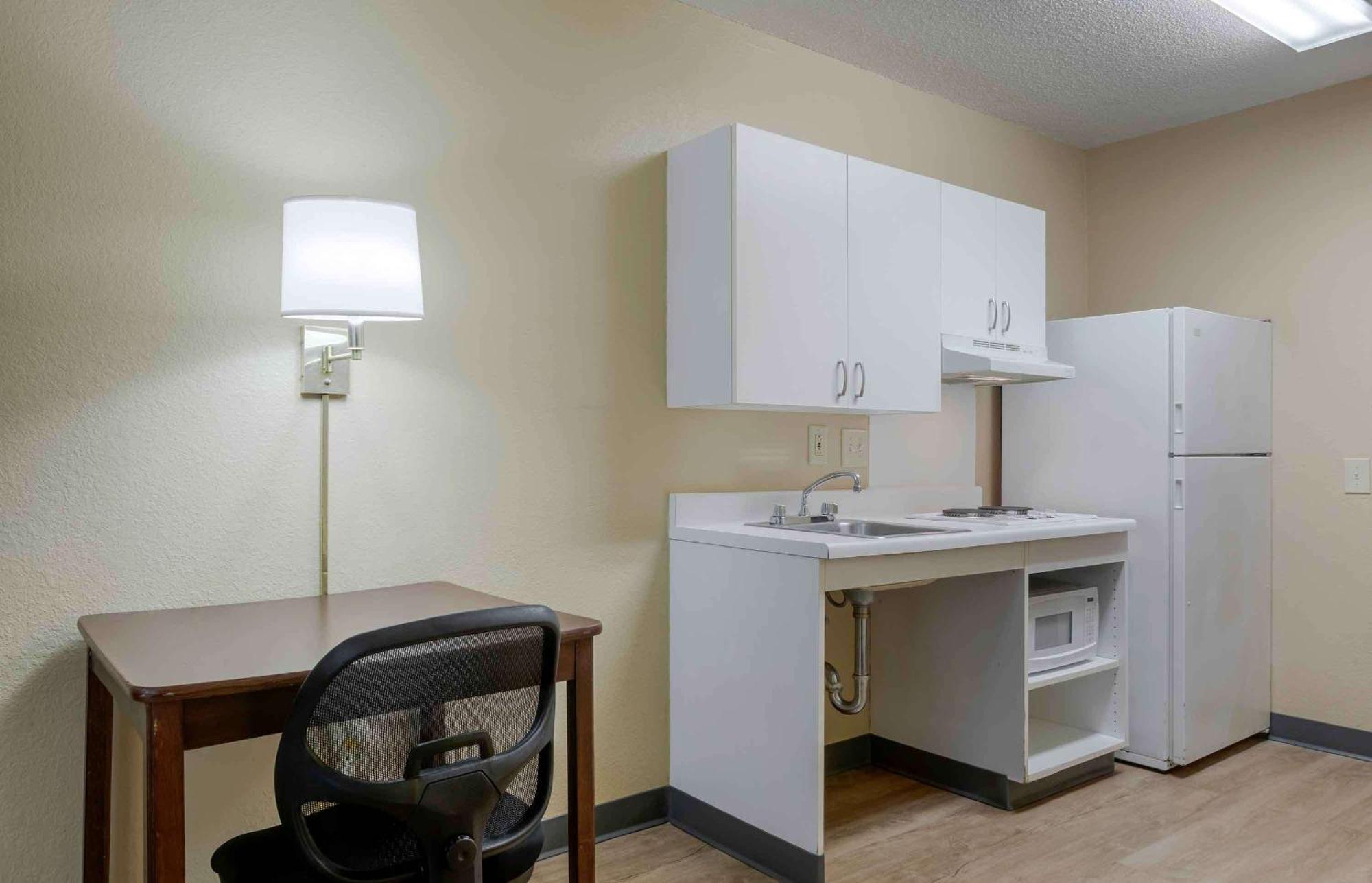 Extended Stay America Select Suites - Jacksonville - Baymeadows Exterior photo